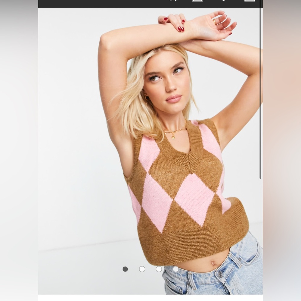 New without tags Stradivarius check knitted vest in pink and brown
